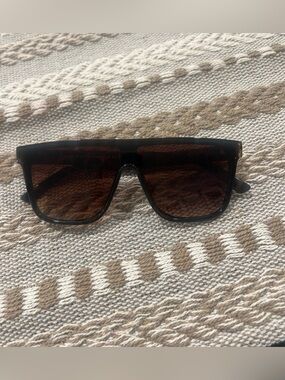 House of Harlow sunglasses